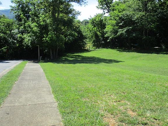 4th image of 16 Boles Dr