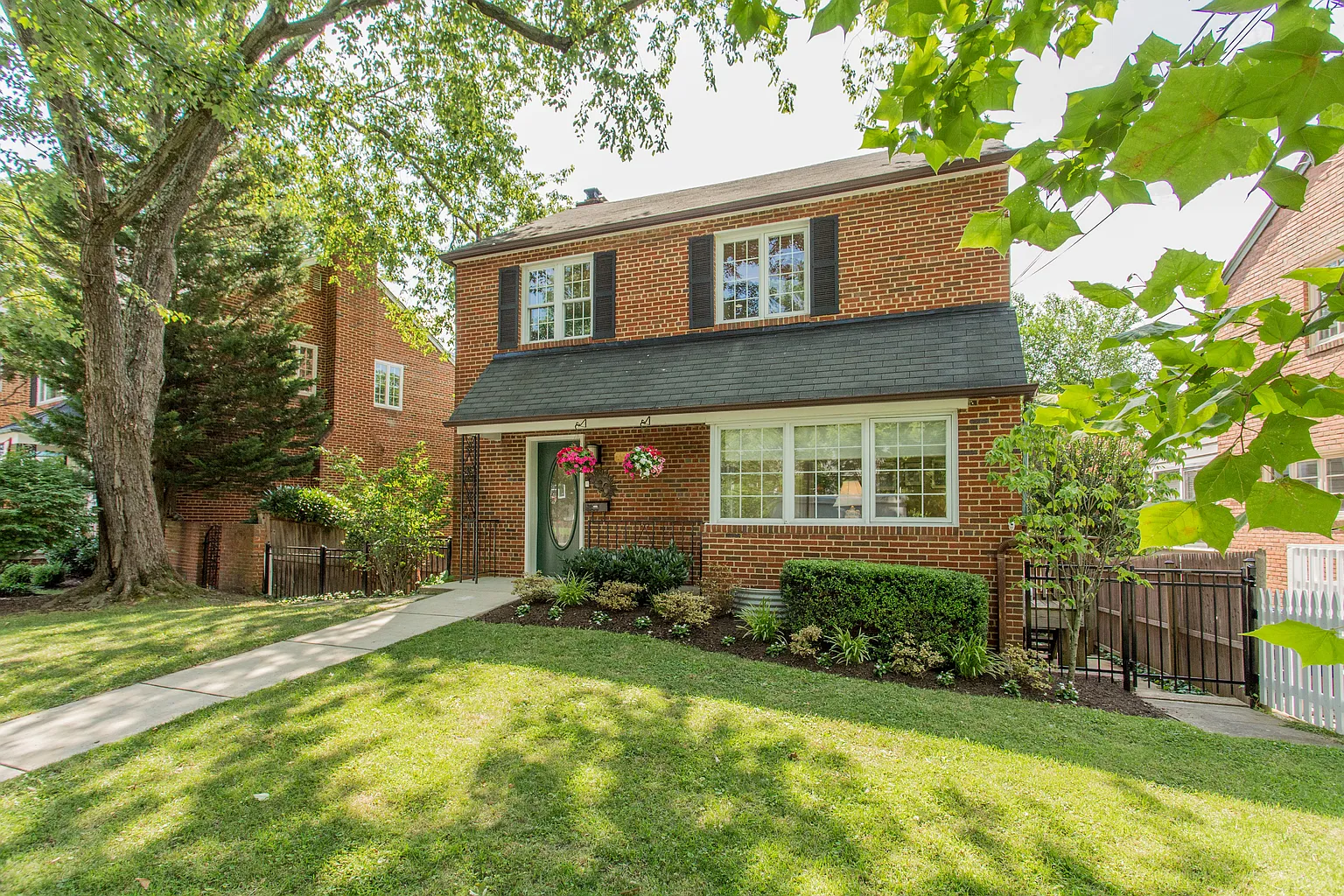 4512 Q Pl NW photo 1