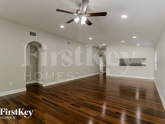 5th image of 25821 Syme Ct