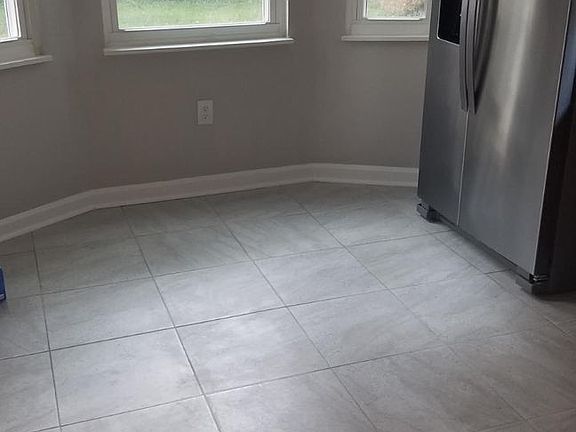 4th image of 7206 Parkdale Ave