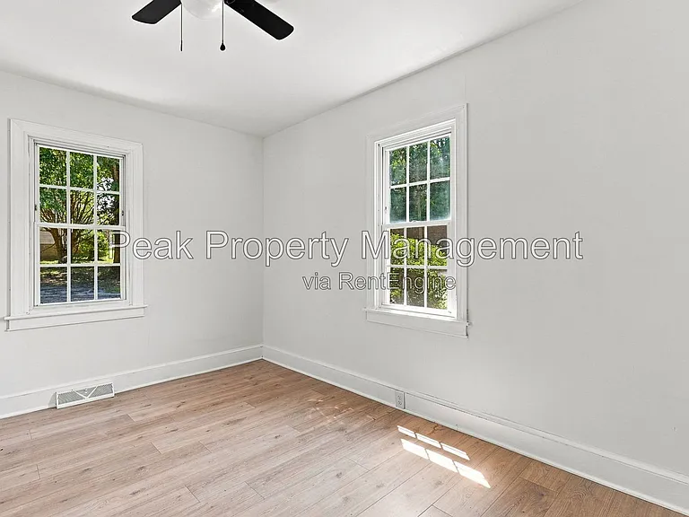 2958 Winston Churchill Dr — Photo 15