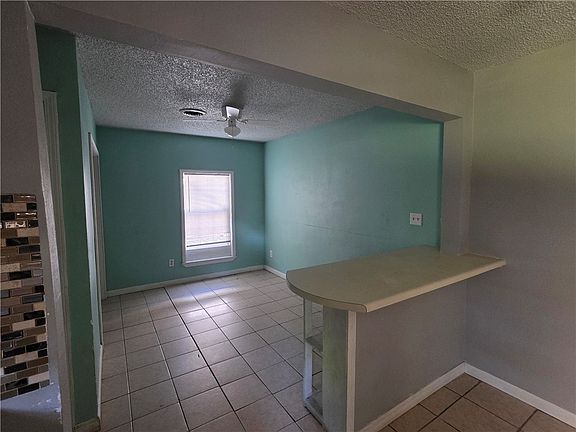 5th image of 1006 E H St
