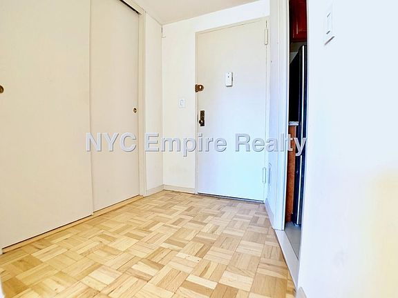 5th image of 23 Greenwich Ave #12C