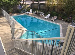 974 Haverford Ave APT 17, Pacific Palisades, CA 90272