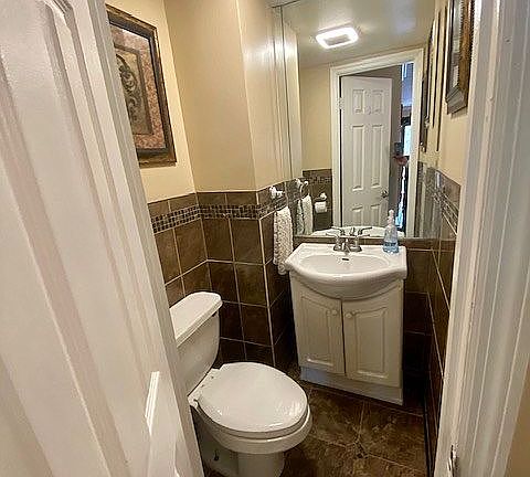 5th image of 82 Arrowood Ct