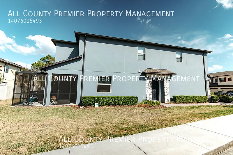 Nice 3 Bedroom 2.5 Bath Townhouse! Available Now! — Photo 3