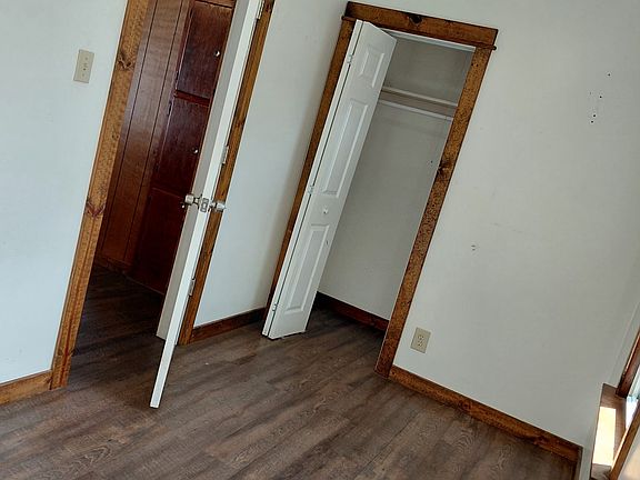 5th image of 1008 Marshall Ave
