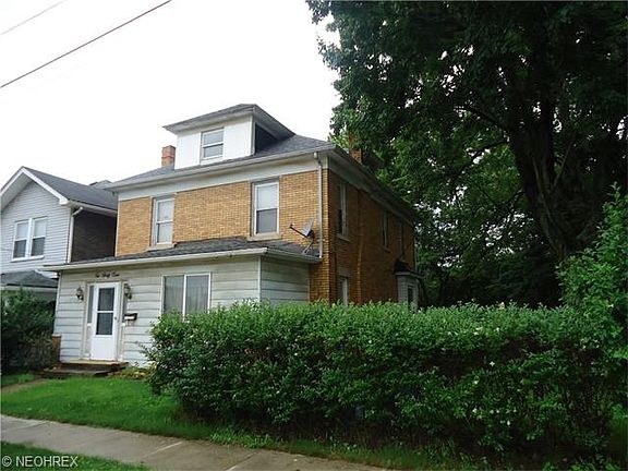 3rd image of 1039 Vine St