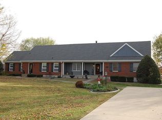 555 Castlerock Dr, Shepherdsville, KY