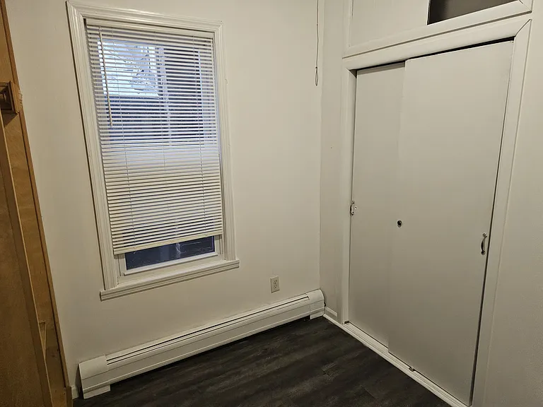 31 Parker Ave #1R — Photo 5