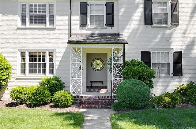 1st image of 51 E Lock Ln #51