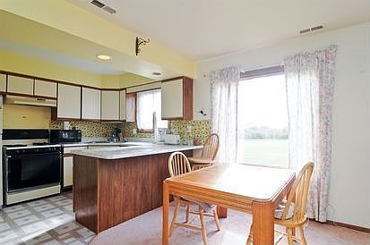 5th image of 34052 N White Oak Ln