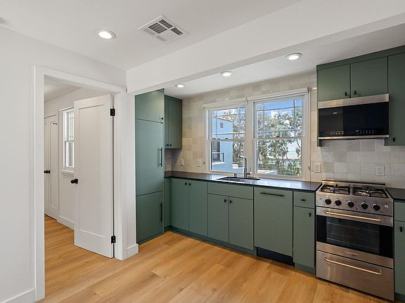 3rd image of 3014 4th St #B3