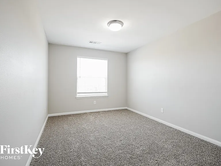 710 Shady Meadow Ln — Photo 13