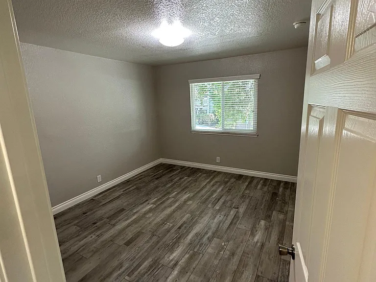 120 W Murray Ave #C — Photo 7