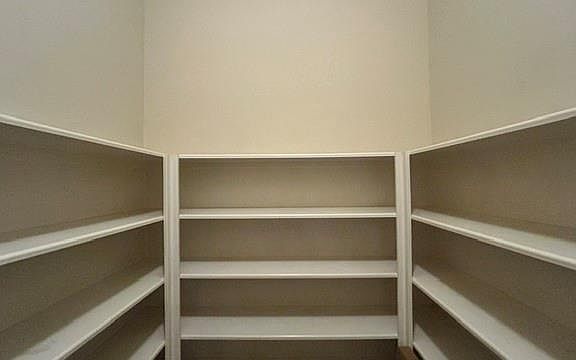 4th image of 1002 Yaupon Square Ln