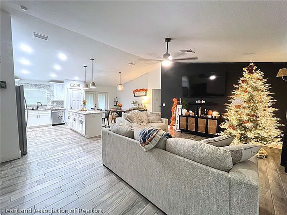 4th image of 2005 Gardenia Ave