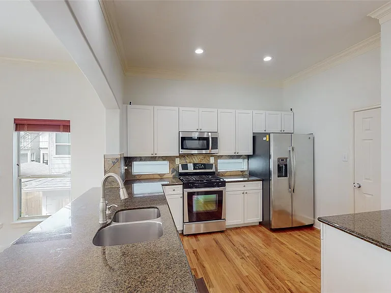 5843 Petty St #C — Photo 8