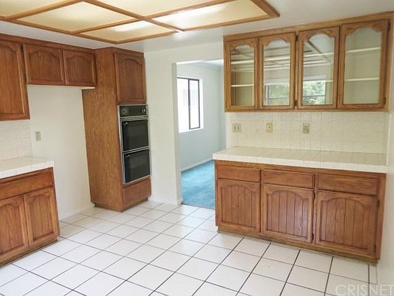 4th image of 22138 Saticoy St