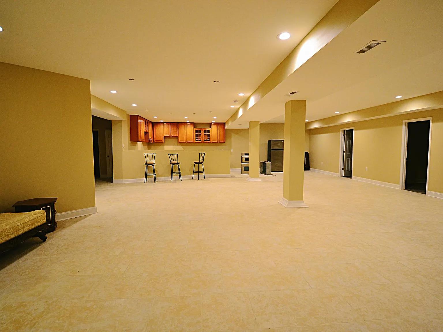 1 bed, 2700 sqft, $1,500 — Photo 4
