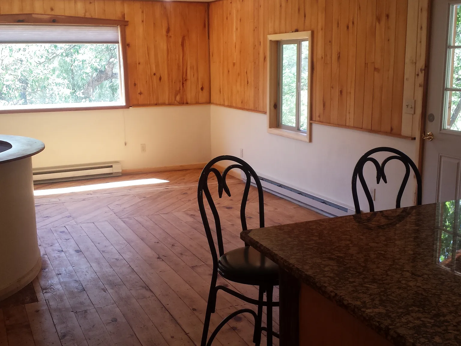 2 bed, 900 sqft, $1,900 — Photo 3