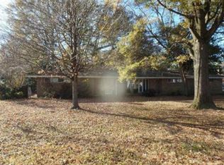 902 E Fordyce St, England, AR 72046