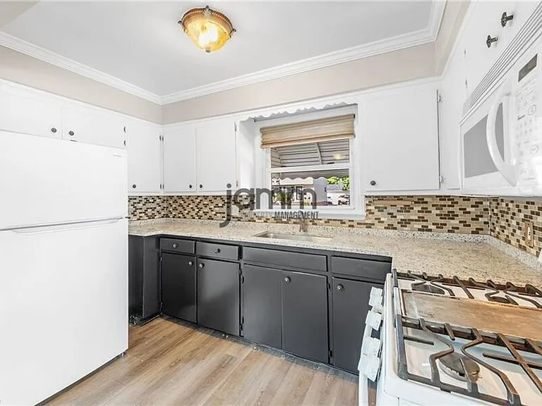 1653 Woodhurst Ave — Photo 31
