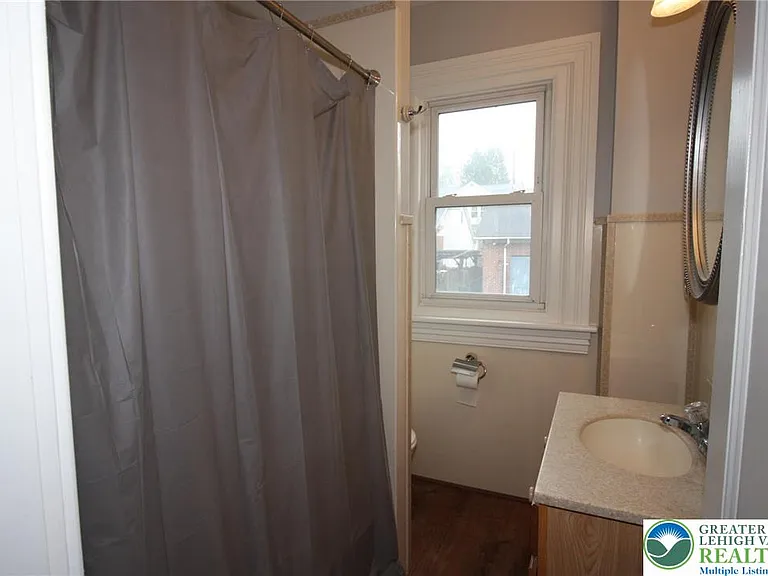 513 Cattell St — Photo 9