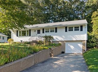 39 Bush Hill Dr, Niantic, CT 06357