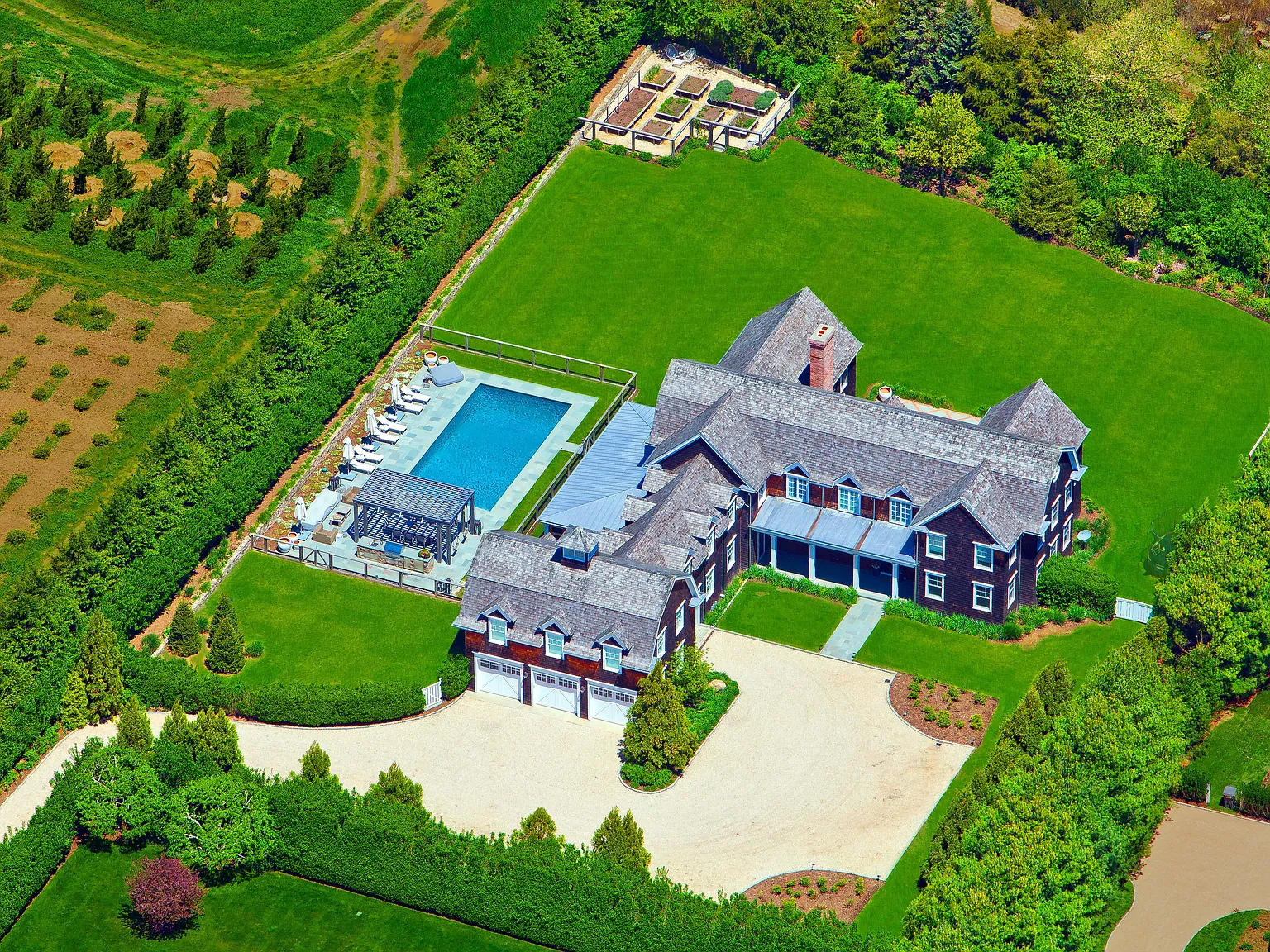 Stunning Rental in Bridgehampton Horse Country — Photo 1