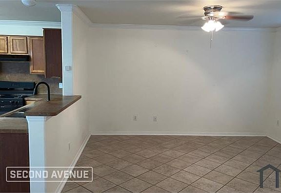5th image of 2201 Encino Dr