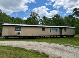 27066 Hillsdale Ln, Lebanon, MO 65536