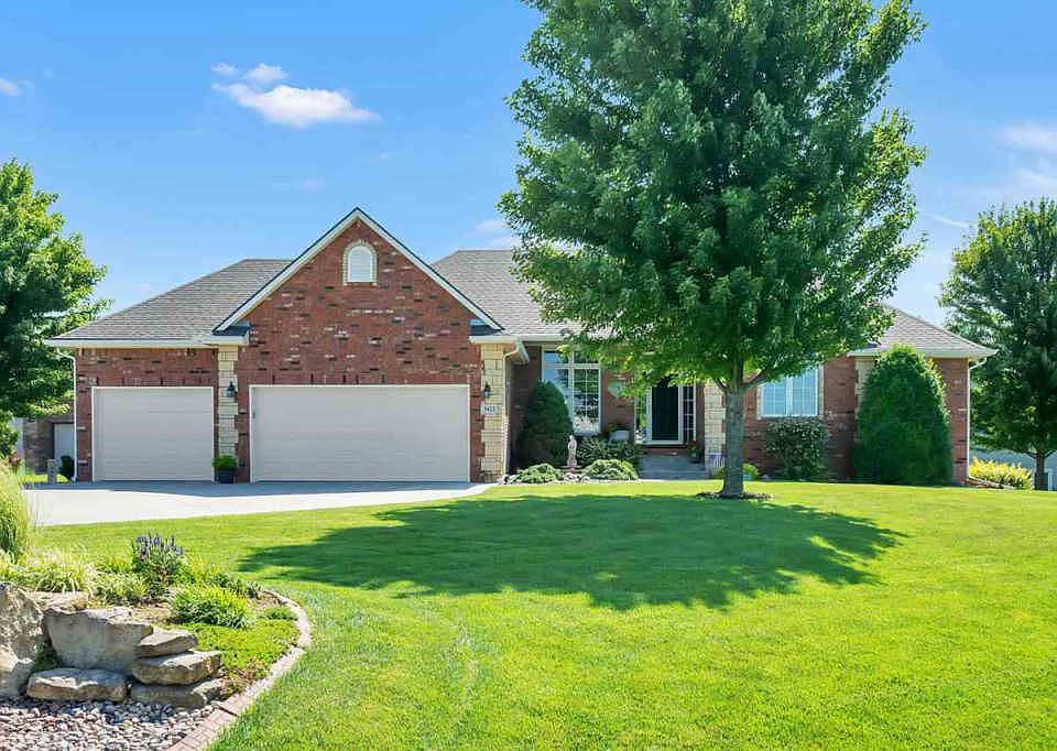1st image of 3422 N Bridgewood Cir