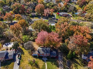 32 Berkshire Dr, Saint Louis, MO 63117