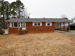 4762 Carlton Dr, Winston Salem, NC 27105