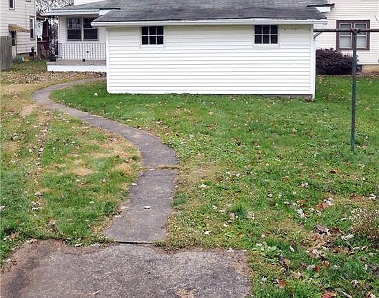 4th image of 816 N 12th St