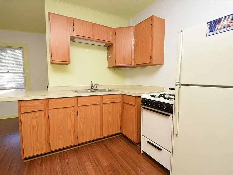 2801 Lafayette Ave #B — Photo 6