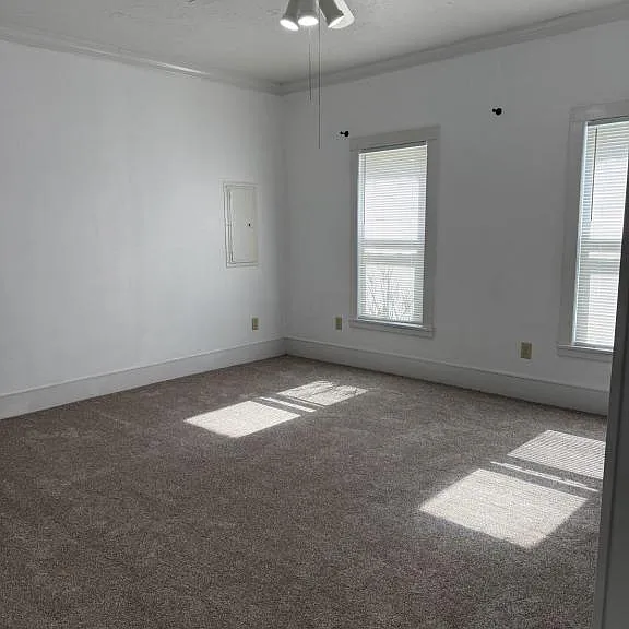628 E Bowman St — Photo 7