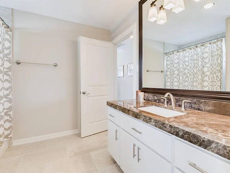 1826 Jade Hollow Ln — Photo 35