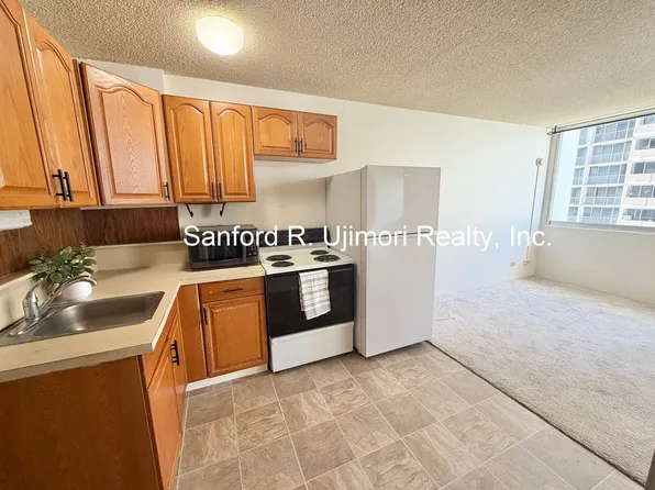 1560 Kanunu St, Honolulu, HI