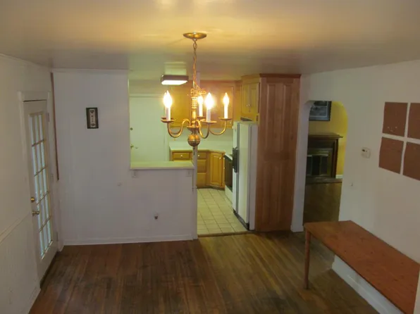 24 Brookfield Dr, Hampton, VA 23666