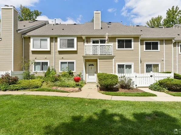 12 Arrowwood Ln, Monmouth Junction, NJ 08852