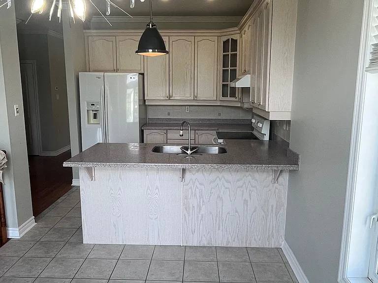 19 Tanager Cres — Photo 8