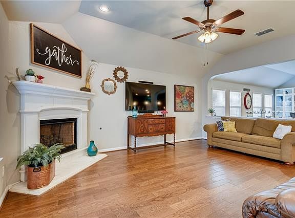 5th image of 1491 Coldwater Holw