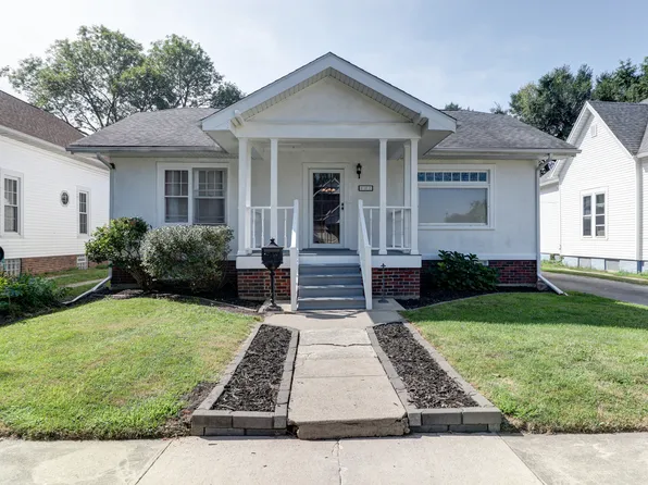 107 E Daggy St, Tuscola, IL 61953