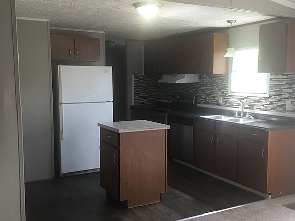 3rd image of 78 Jade Dr