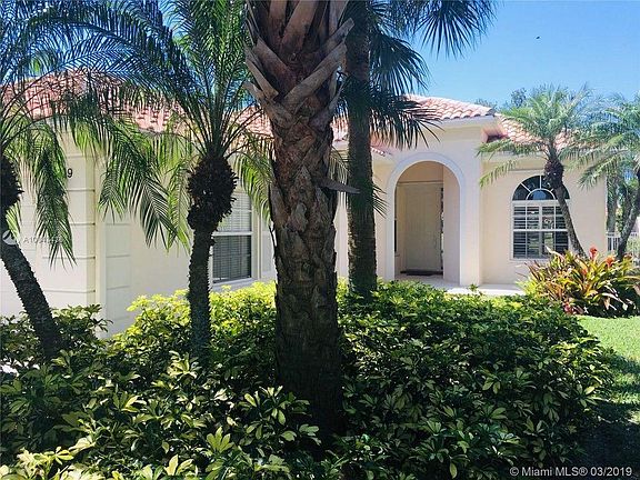 Oakmont 3 bed/3bath/den