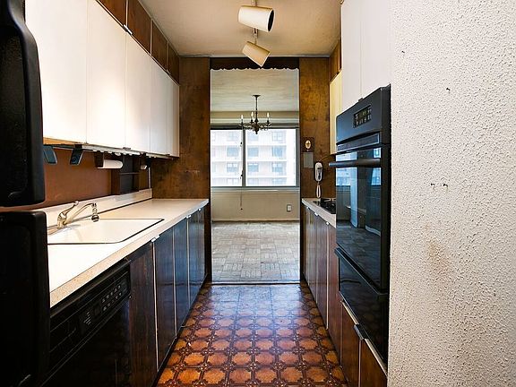 4th image of 315 W 70th St APT 11L