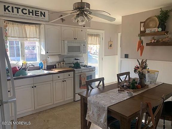 2nd image of 1563 Forge Pond Road