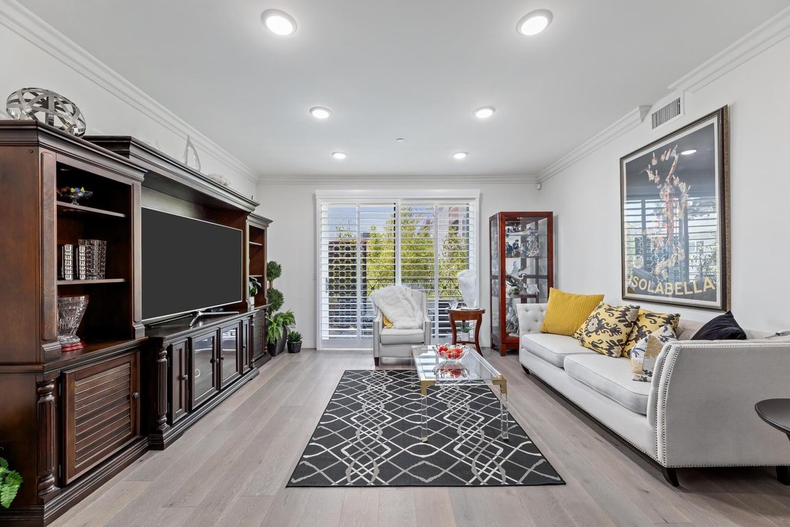 next background image